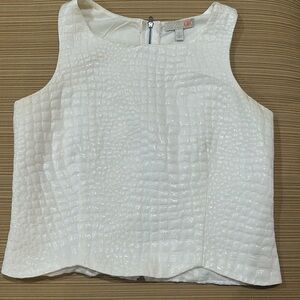 Jacquard White Blouse, small. In good conditions, some underarm staining (pics)